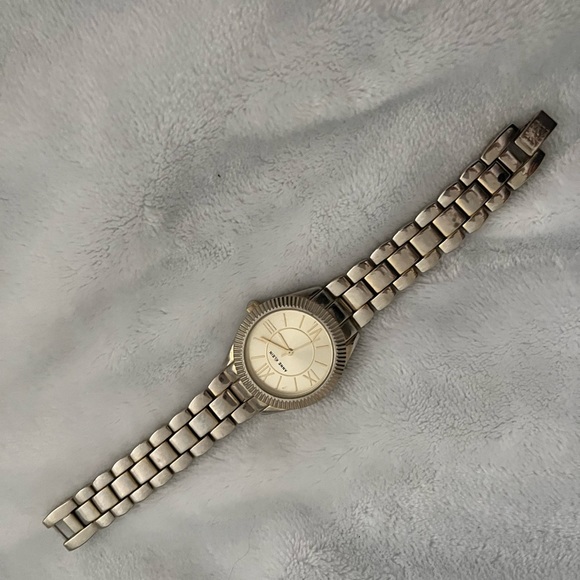 Anne Klein gold watch - never worn! - Picture 3 of 4